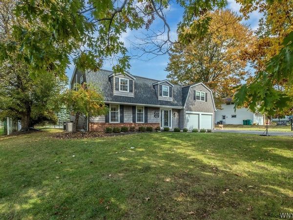 9150 Hillview Drive , Clarence, NY 14031