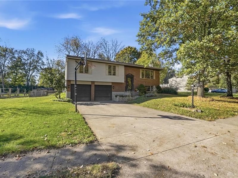 1683 Garry Drive, Bellbrook, OH 45305 Photo 5