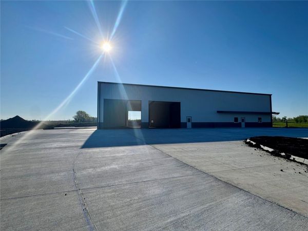 3100 Eagle View Court , Robins, IA 52328