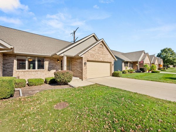 1129 Milan Drive N, Sycamore, IL 60178