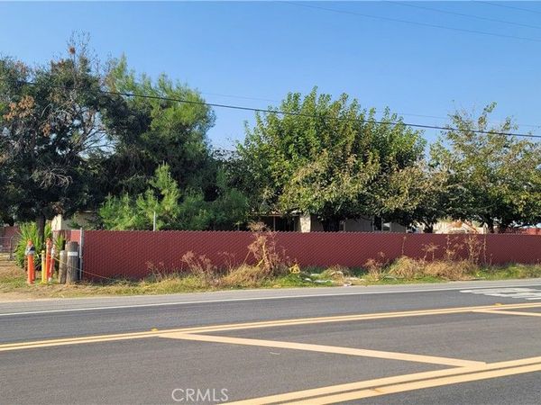 3851 Santa Fe, Shafter, CA 93263