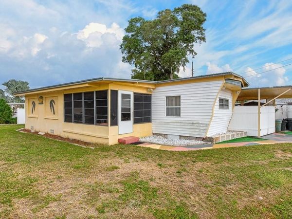 1744 HOYLE DRIVE , HOLIDAY, FL 34691