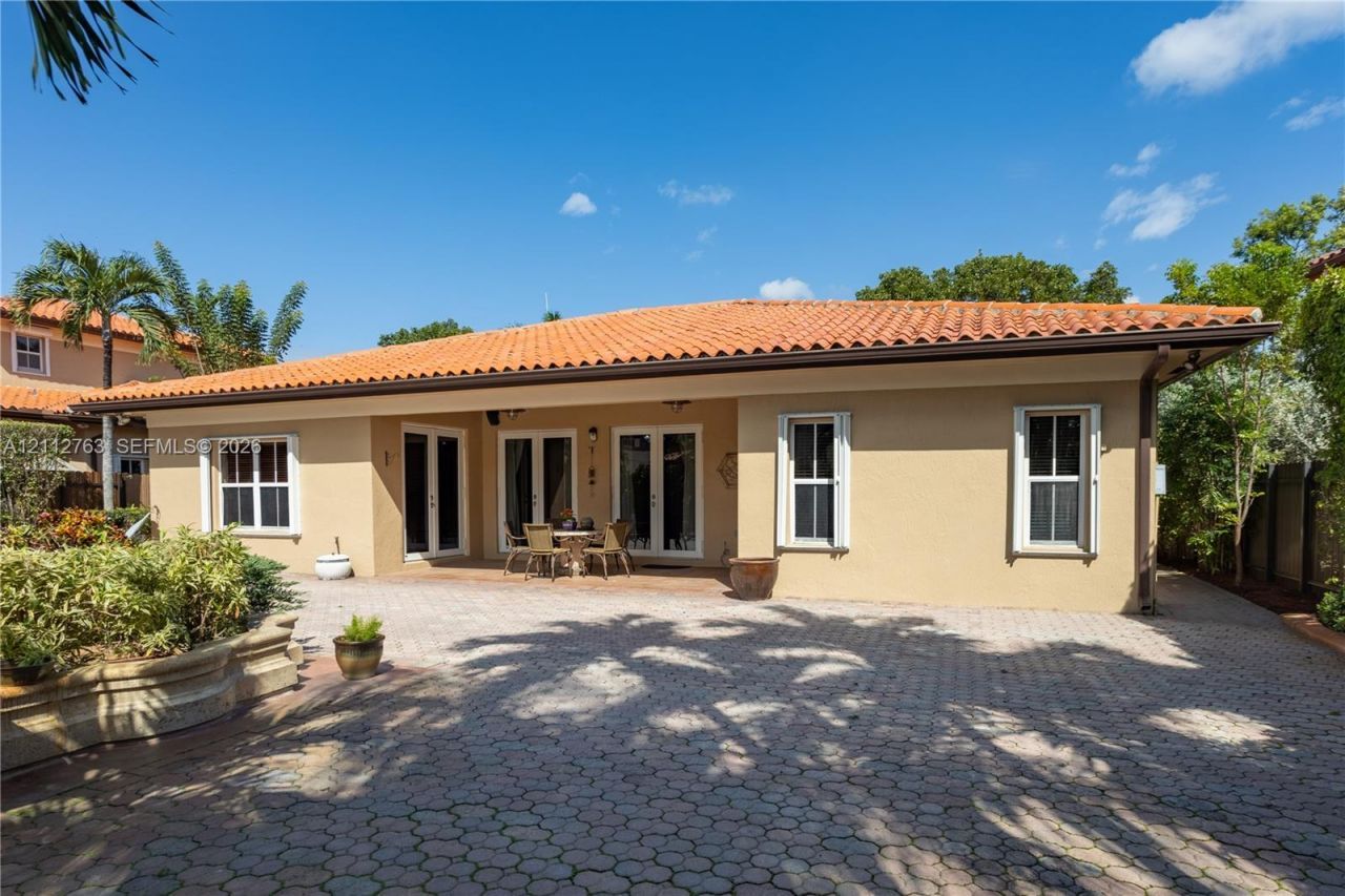 7940 NW 159th Ter , Miami Lakes, FL 33016 Photo