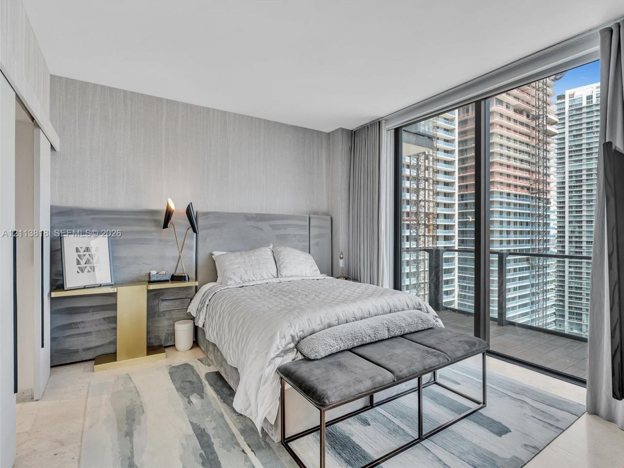 88 SW 7th St , Unit 2011 (corn, Miami, FL 33130 Photo