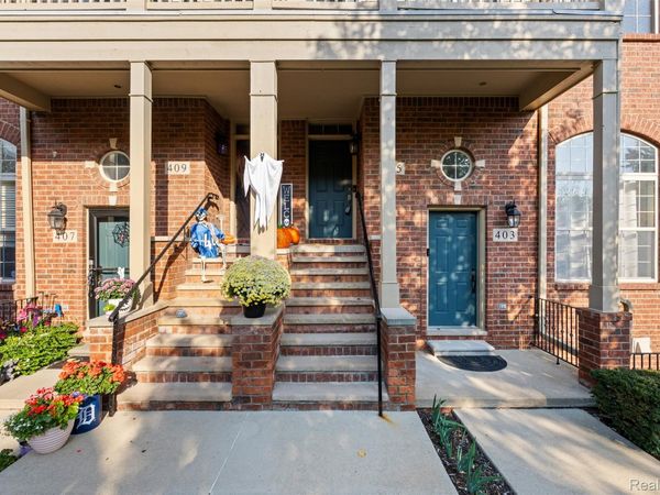 405 Old Pine Way Way , Walled Lake, Mi 48390