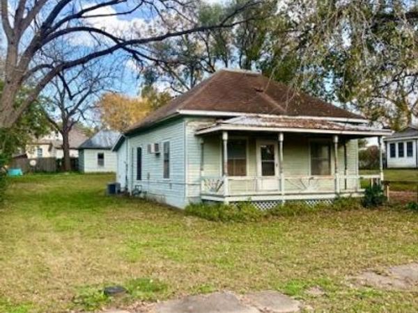 905 Union Street, Oskaloosa, KS 66066