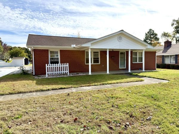 807 N Otis Street , Marion, IL 62959