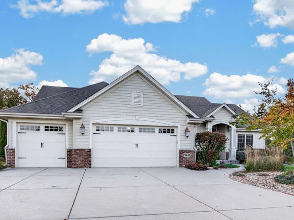 9442 Ashbury Ln, Pleasant Prairie, WI 53158