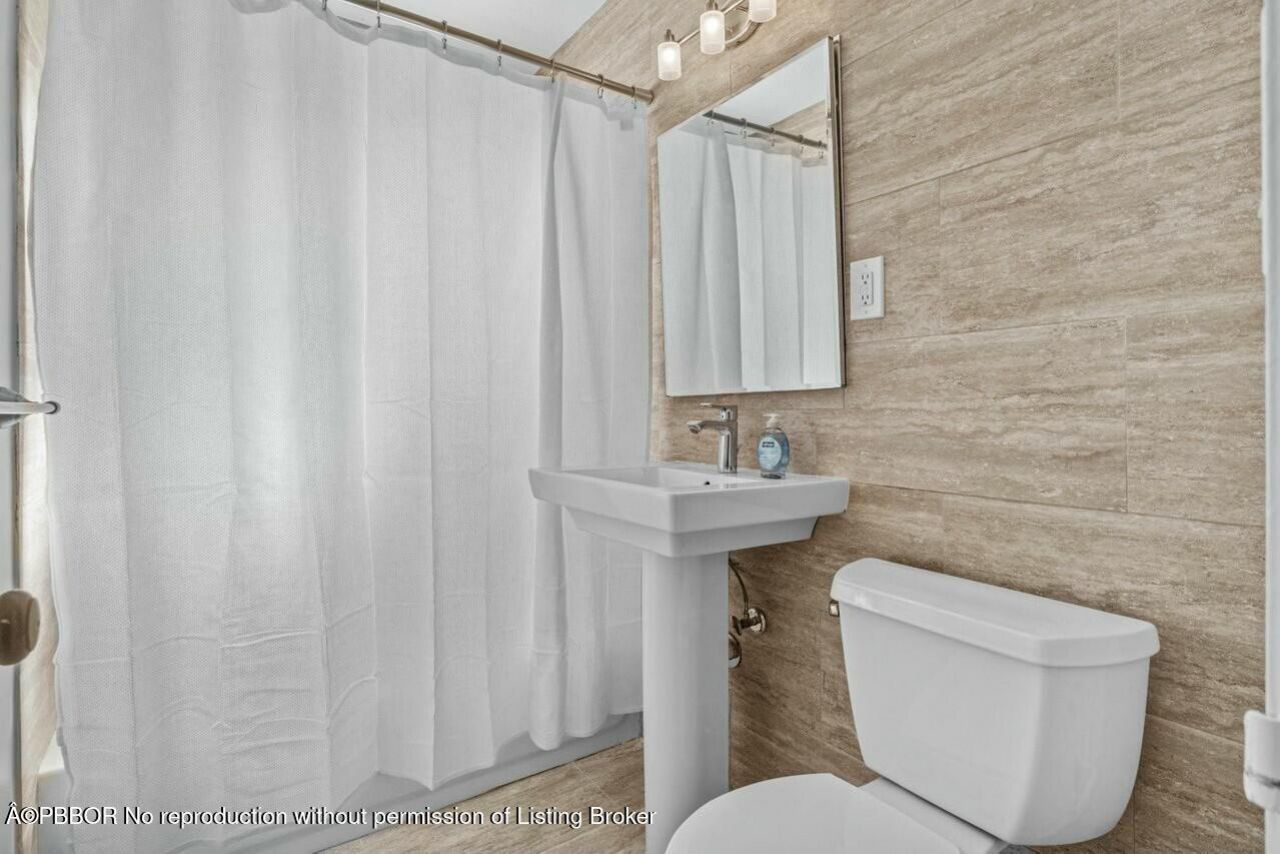 240 Forest Hill Boulevard, West Palm Beach, FL 33405 Photo