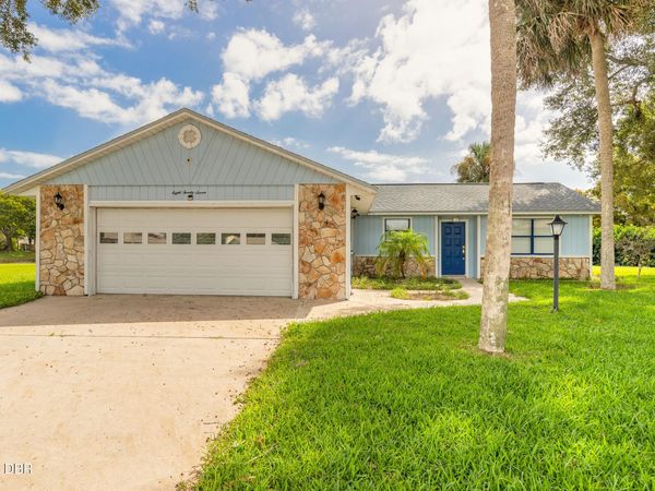827 Pine Tree Court, Port Orange, FL 32127