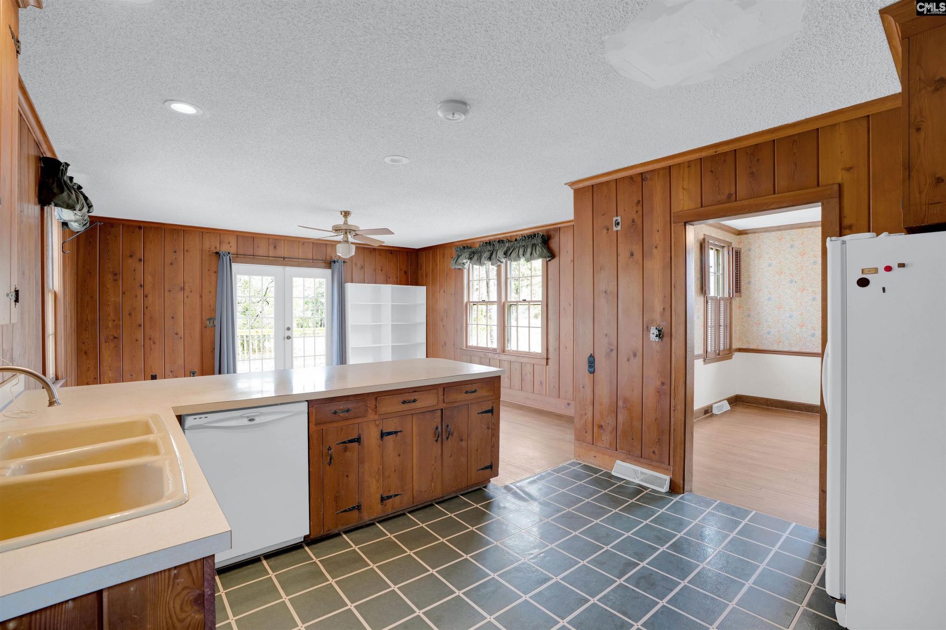 932 Toms Creek Road Photo 19