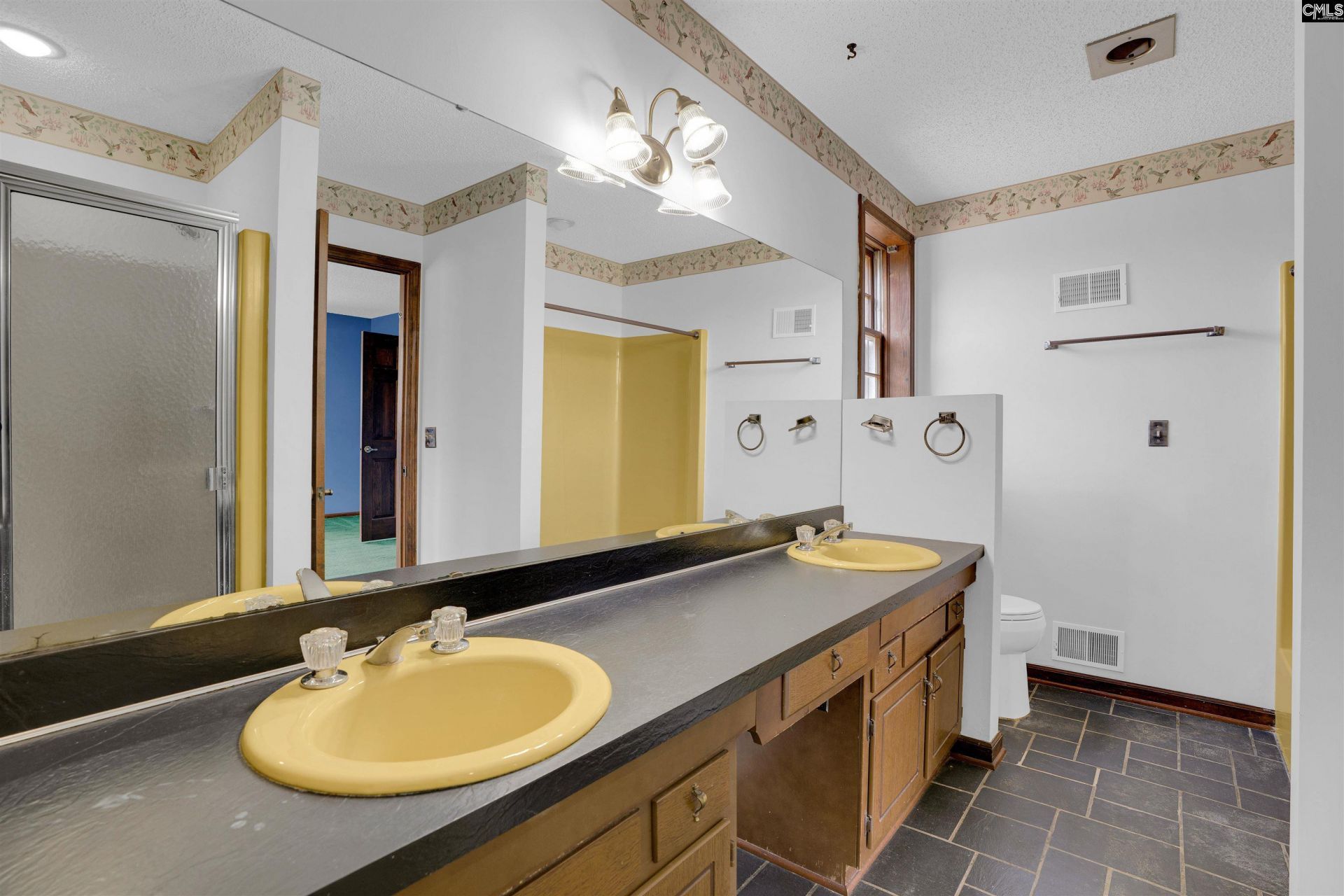 932 Toms Creek Road Photo 32