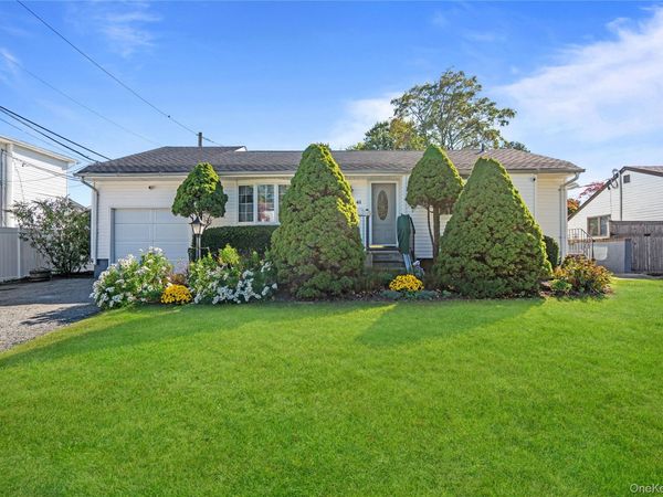 41 Spinner Lane , Commack, NY 11725
