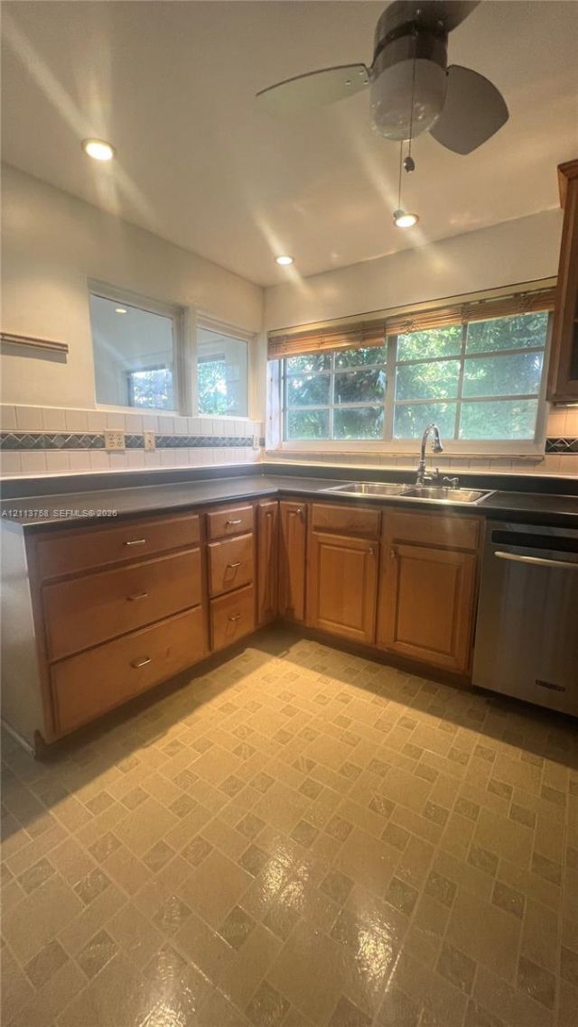 814 Michigan Ave , Unit 814, Miami Beach, FL 33139 Photo