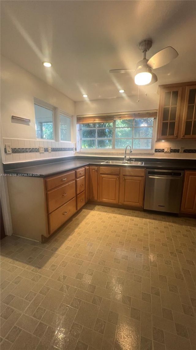 814 Michigan Ave , Unit 814, Miami Beach, FL 33139 Photo