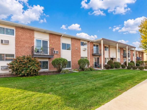 9250 Noel Avenue, Unit 1A, Des Plaines, IL 60016