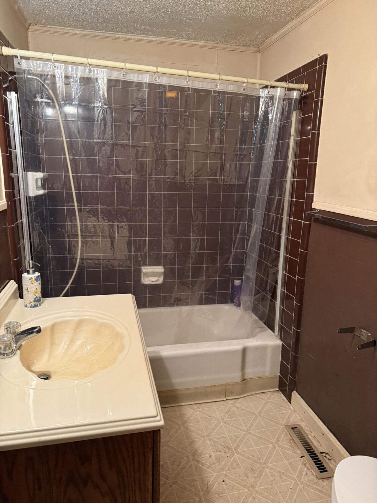 406 Smoak Street Photo 7