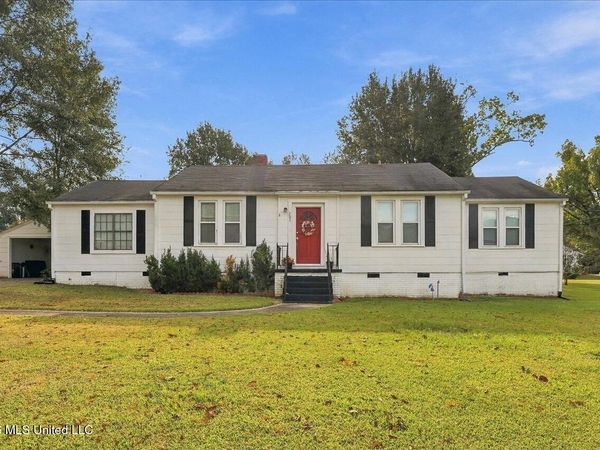703 Lakeshore Drive, McComb, MS 39648