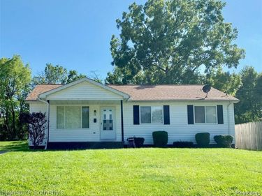 38 ADAMS Street, Pontiac, Mi 48342