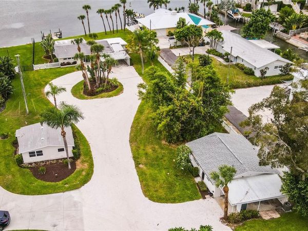 321 BAYSHORE ROAD , NOKOMIS, FL 34275