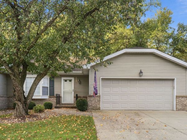 2529 1st Street Court , Moline, IL 51265