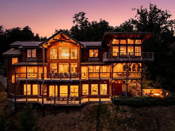 2470 Hackberry Dr , Sevierville, TN 37862