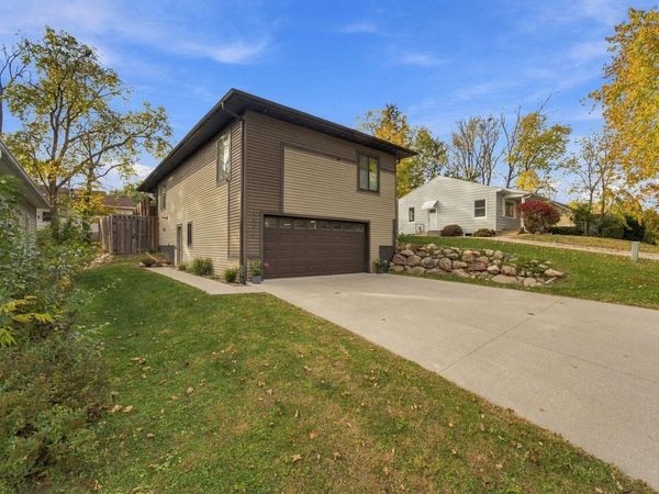 1619 Olive Street , Cedar Falls, IA 50613