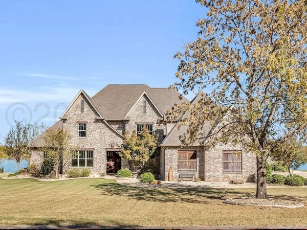 405 Prairie Waters Drive, Columbus, MS 39701