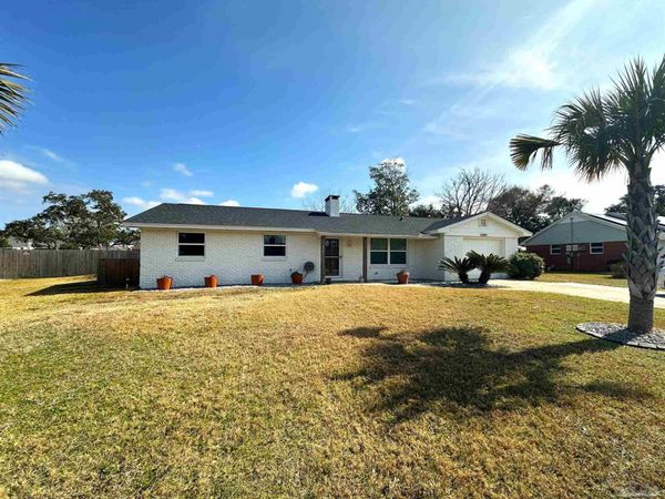 5084 Shoshone Dr, Pensacola, FL 32507