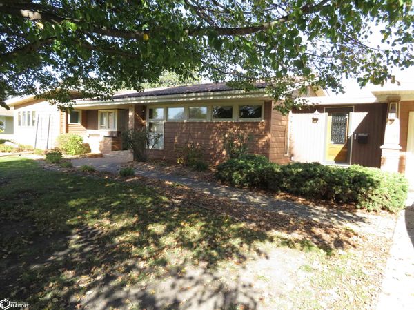 615 7th Ave NE, Clarion, IA 50525
