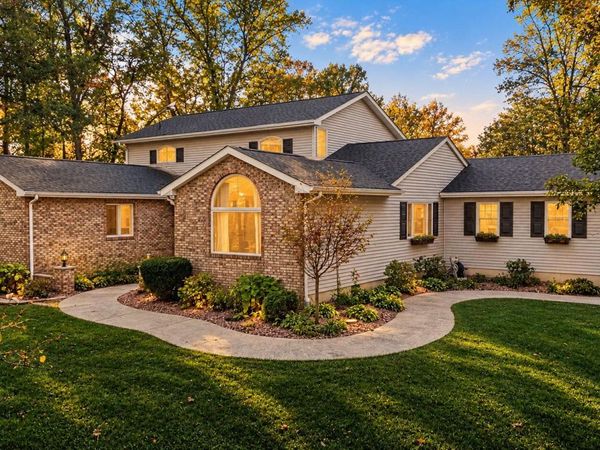 5201 Campbell Street , Valparaiso, IN 46385