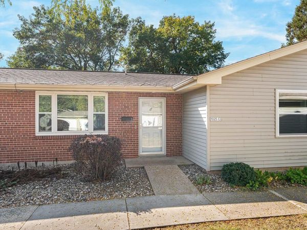 1025 S WEST COURT, Appleton, WI 54915