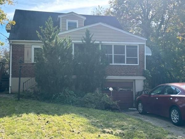 320 Grove Court, Wyoming, OH 45215