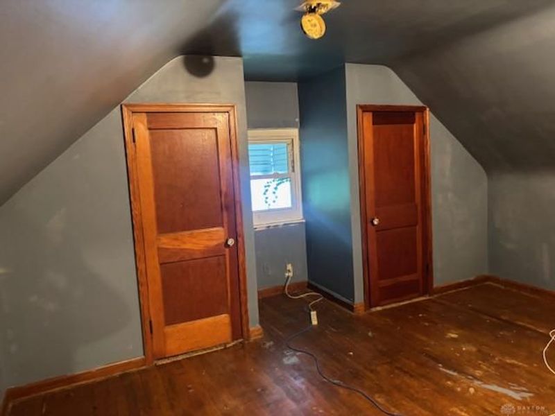 320 Grove Court, Wyoming, OH 45215 Photo 8