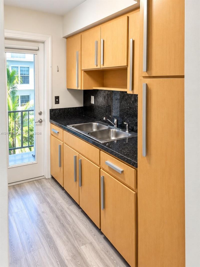 1228 Pennsylvania Ave, Unit 12, Miami Beach, FL 33139 Photo