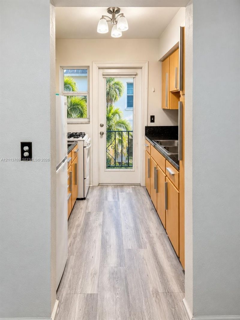 1228 Pennsylvania Ave, Unit 12, Miami Beach, FL 33139 Photo