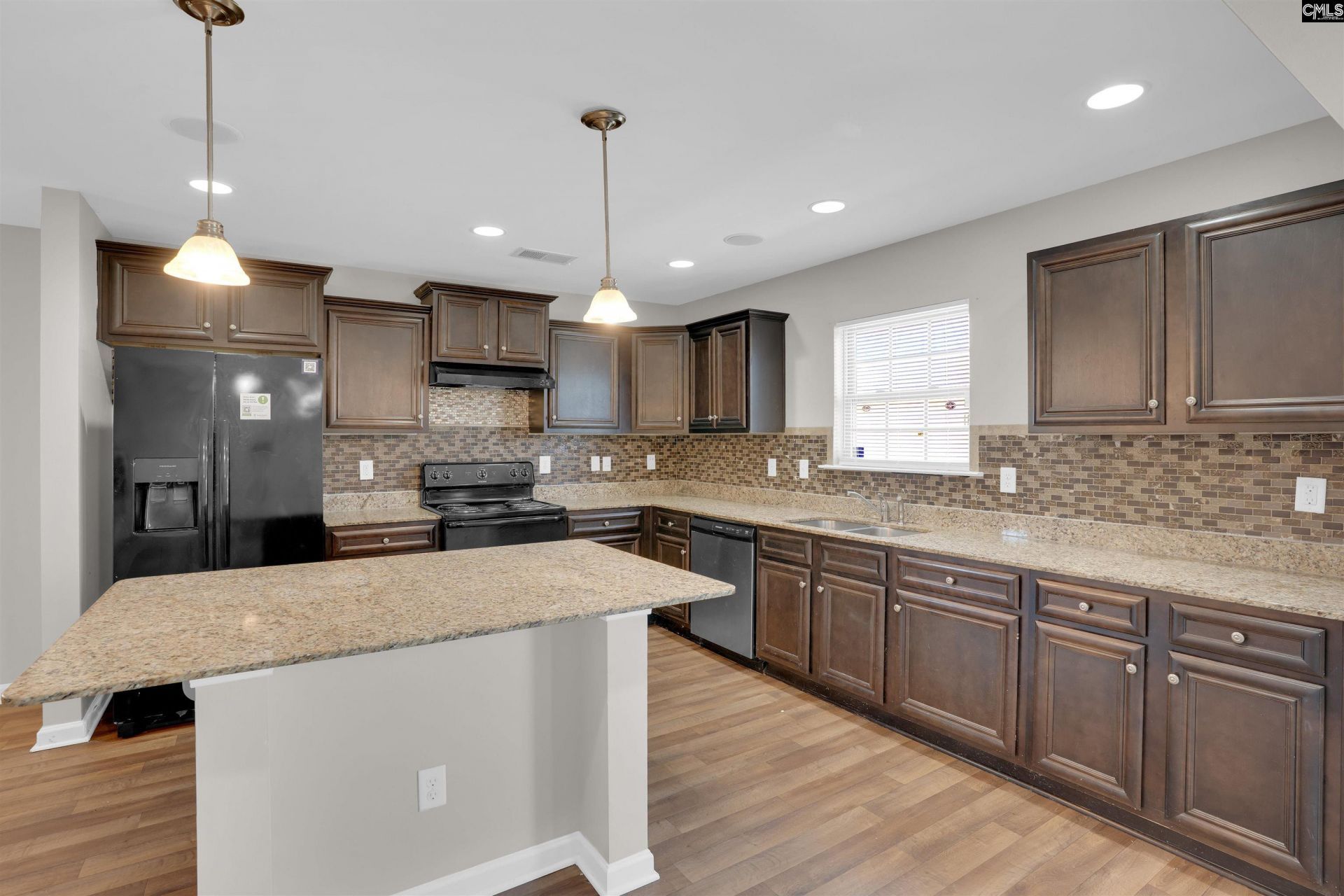 834 Dovefield Lane  Photo 5