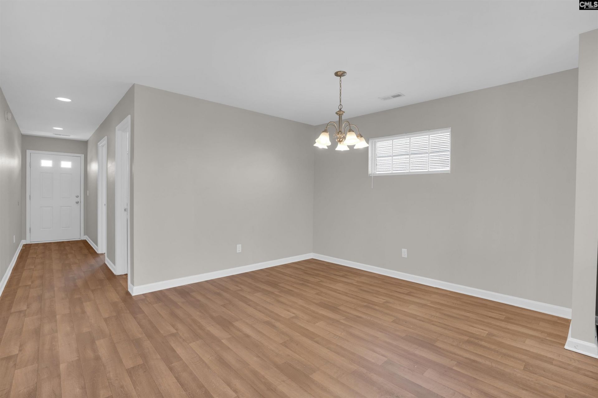 834 Dovefield Lane  Photo 7