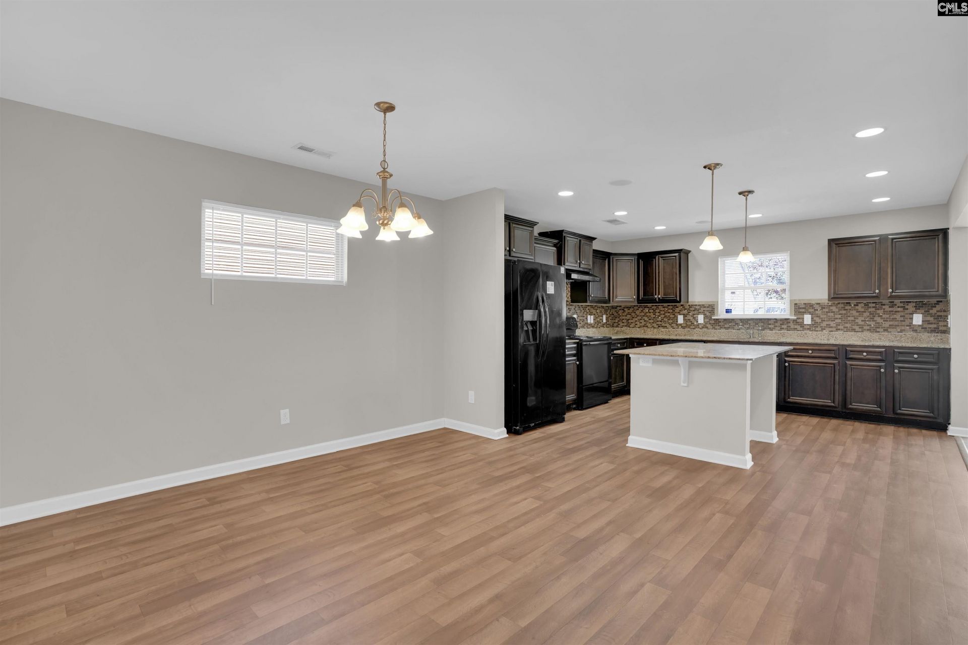 834 Dovefield Lane  Photo 8