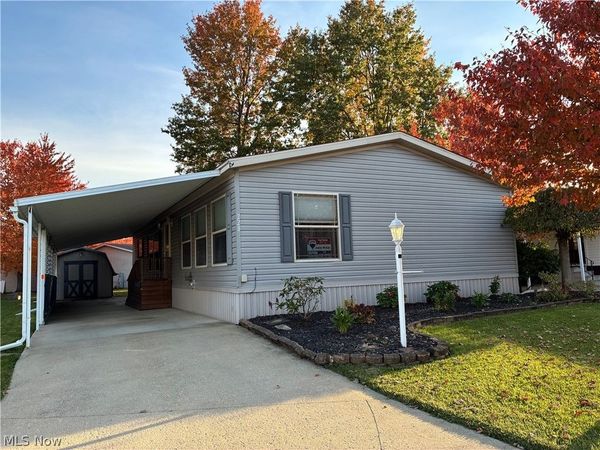 228 Pin Oak Circle , Elyria, OH 44035