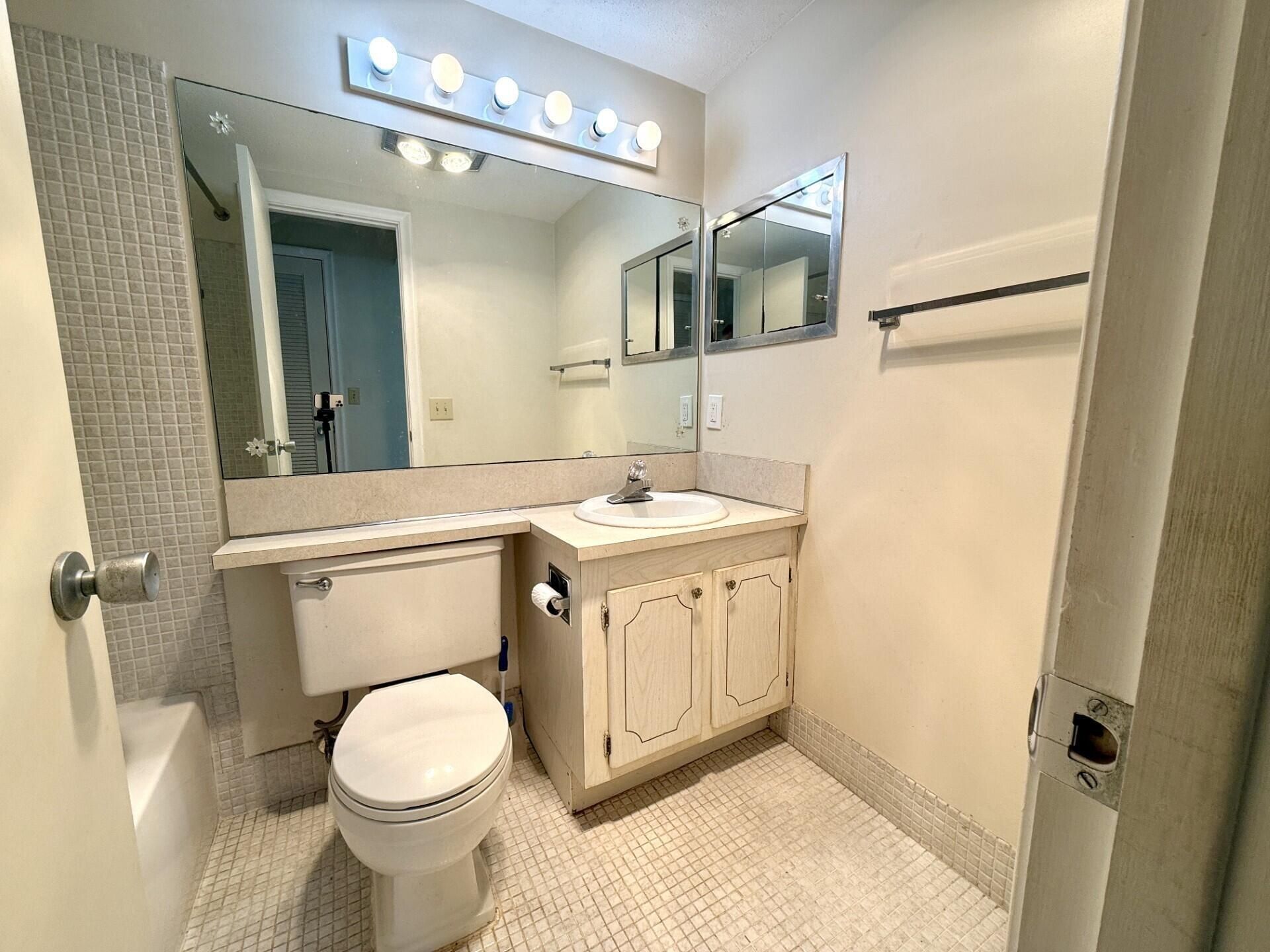 69 Norwich C, Unit 69, West Palm Beach, FL 33417 Photo