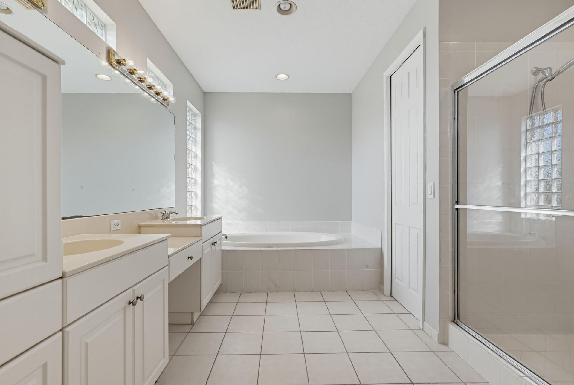 122 Sarona Circle, Royal Palm Beach, FL 33411 Photo