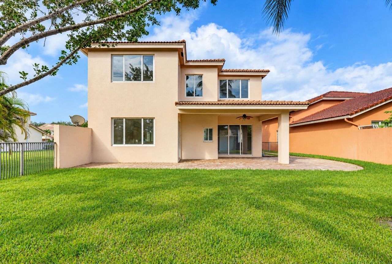 122 Sarona Circle, Royal Palm Beach, FL 33411 Photo
