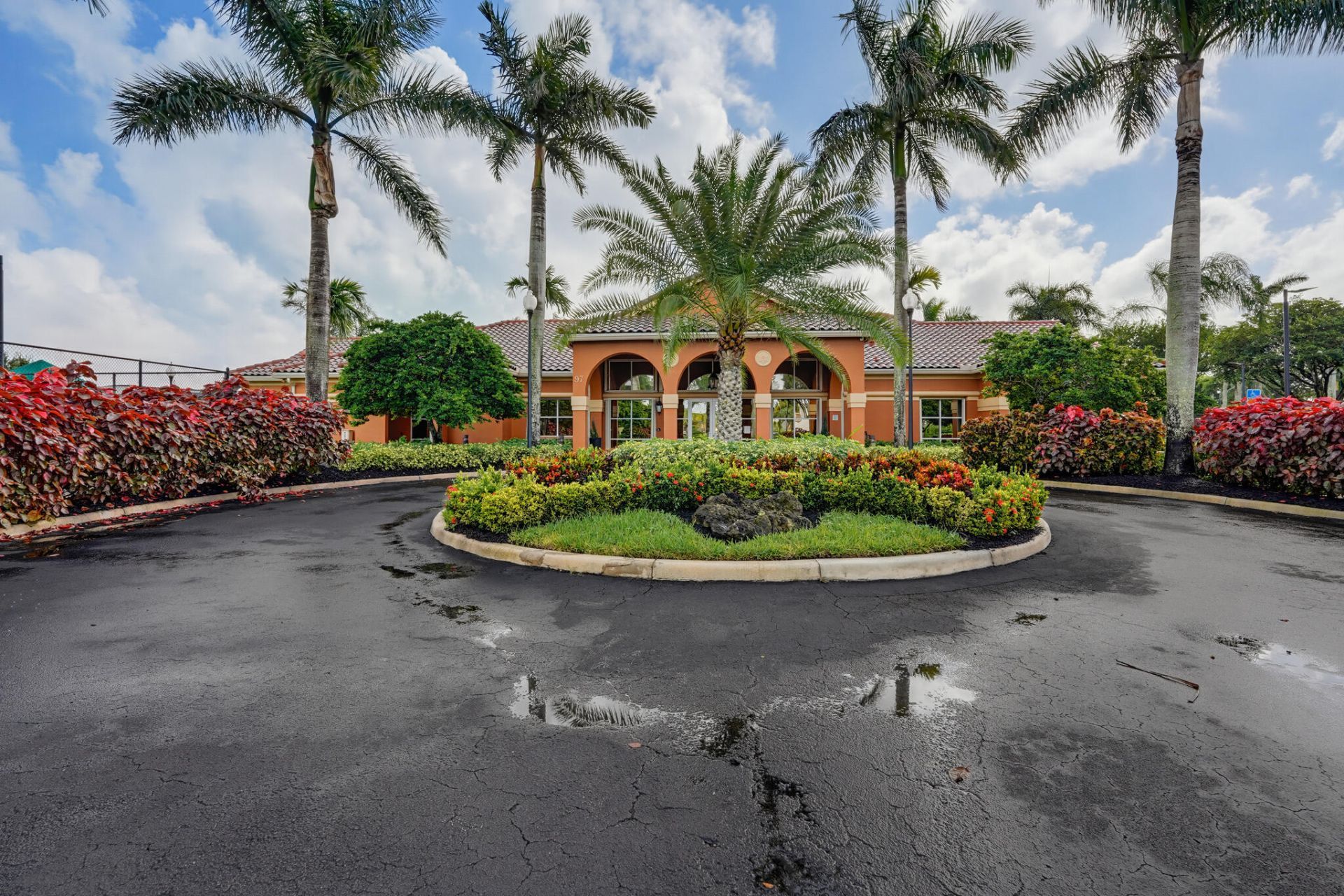 122 Sarona Circle, Royal Palm Beach, FL 33411 Photo