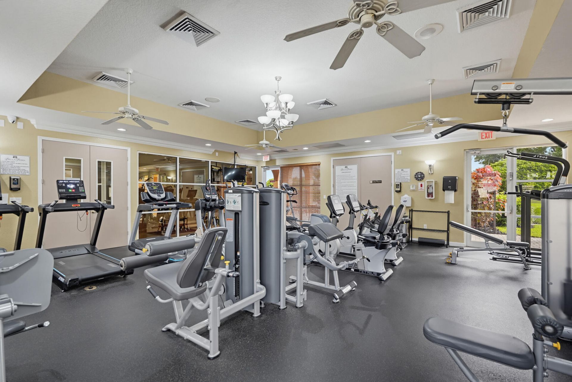 122 Sarona Circle, Royal Palm Beach, FL 33411 Photo