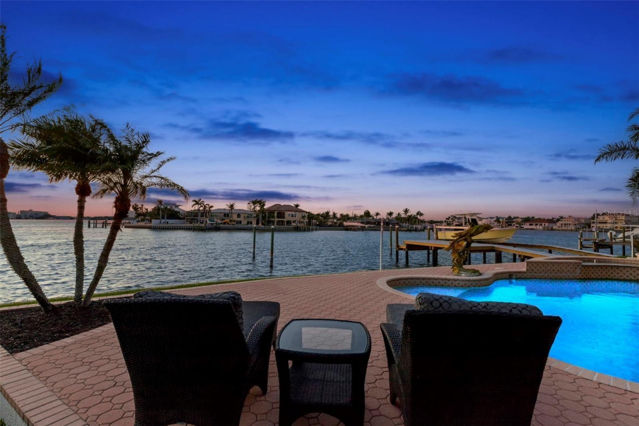6130 Kipps Colony Drive W, Gulfport, FL 33707 Photo