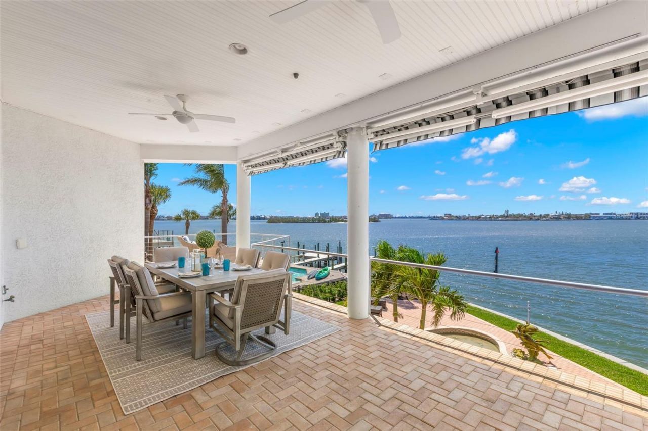 6130 Kipps Colony Drive W, Gulfport, FL 33707 Photo