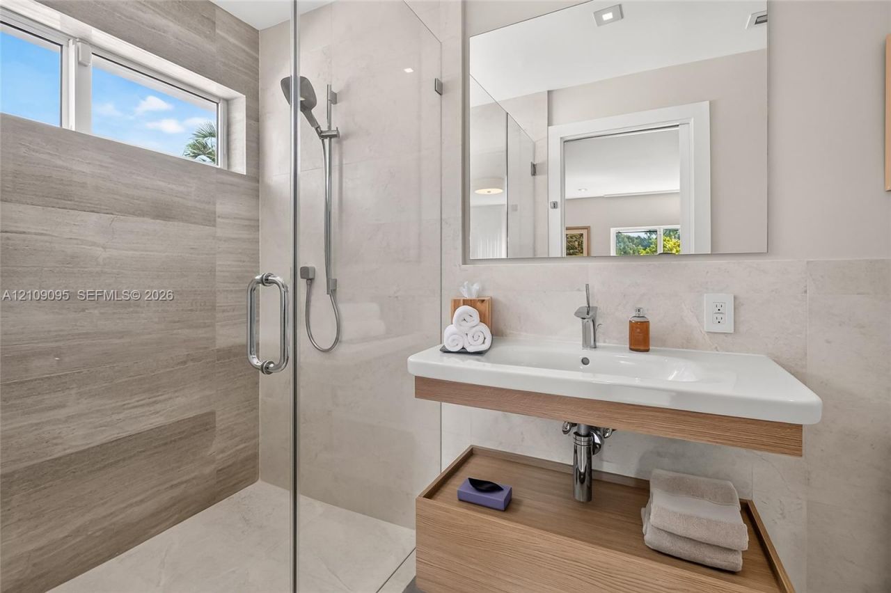 1370 NE 103rd St, Miami Shores, FL 33138 Photo