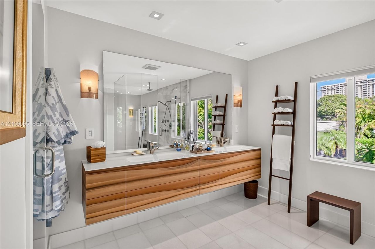 1370 NE 103rd St, Miami Shores, FL 33138 Photo