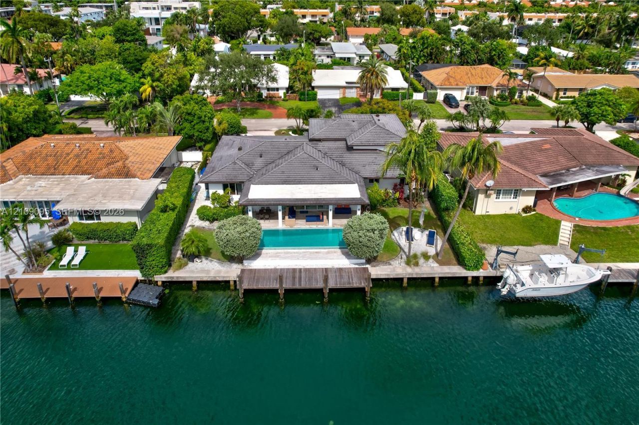 1370 NE 103rd St, Miami Shores, FL 33138 Photo